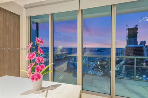 888 Biscayne Blvd #5404
