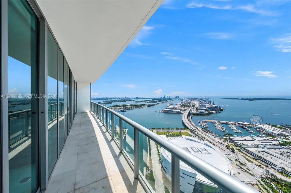 888 Biscayne Blvd #5404 Miami, FL 33132