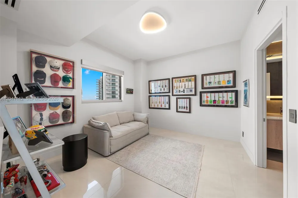 888 Biscayne Blvd #5404 Miami, FL 33132