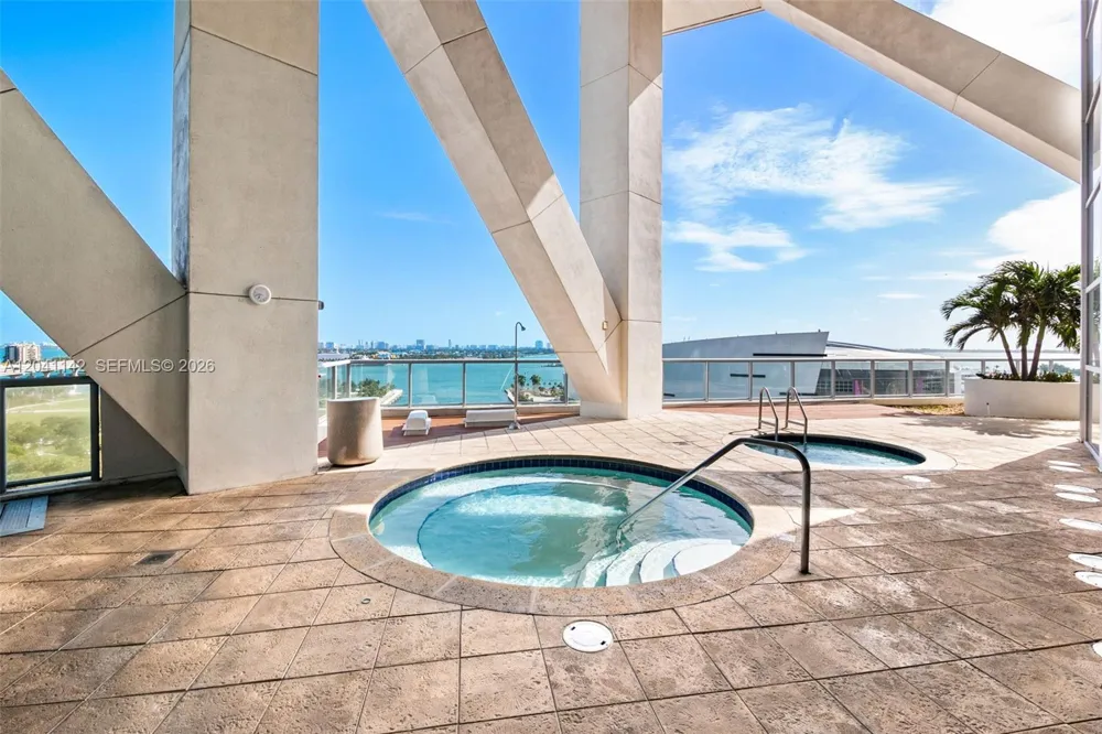 888 Biscayne Blvd #5404 Miami, FL 33132