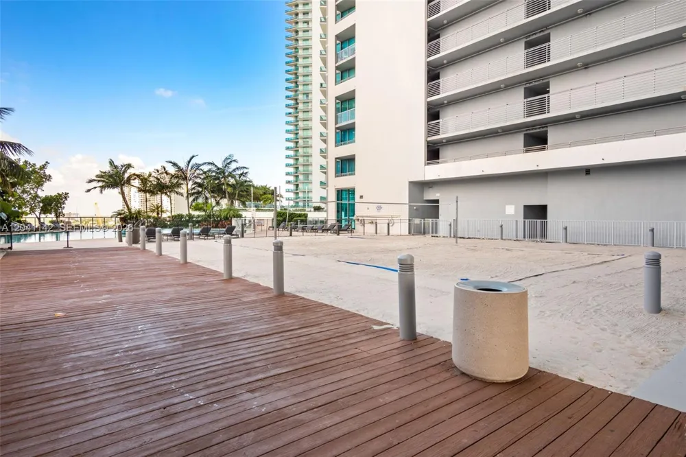 888 Biscayne Blvd #5404 Miami, FL 33132