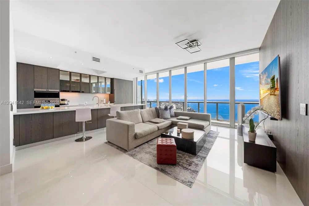 888 Biscayne Blvd #5404 Miami, FL 33132