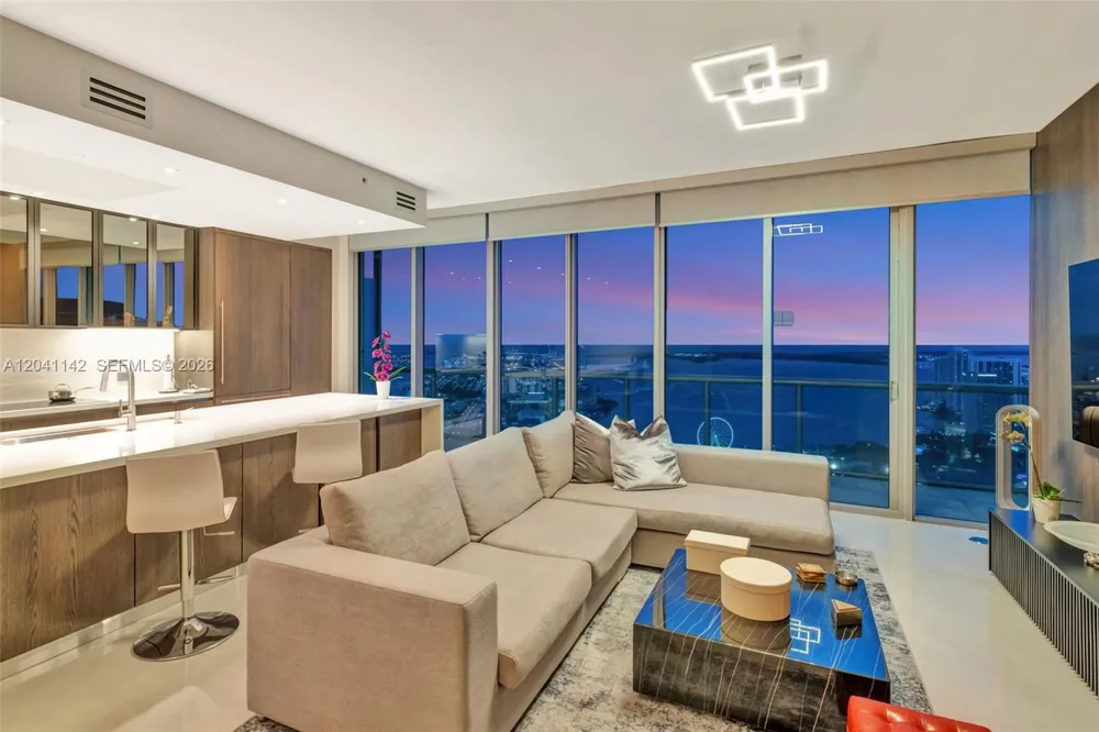 888 Biscayne Blvd #5404 Miami, FL 33132