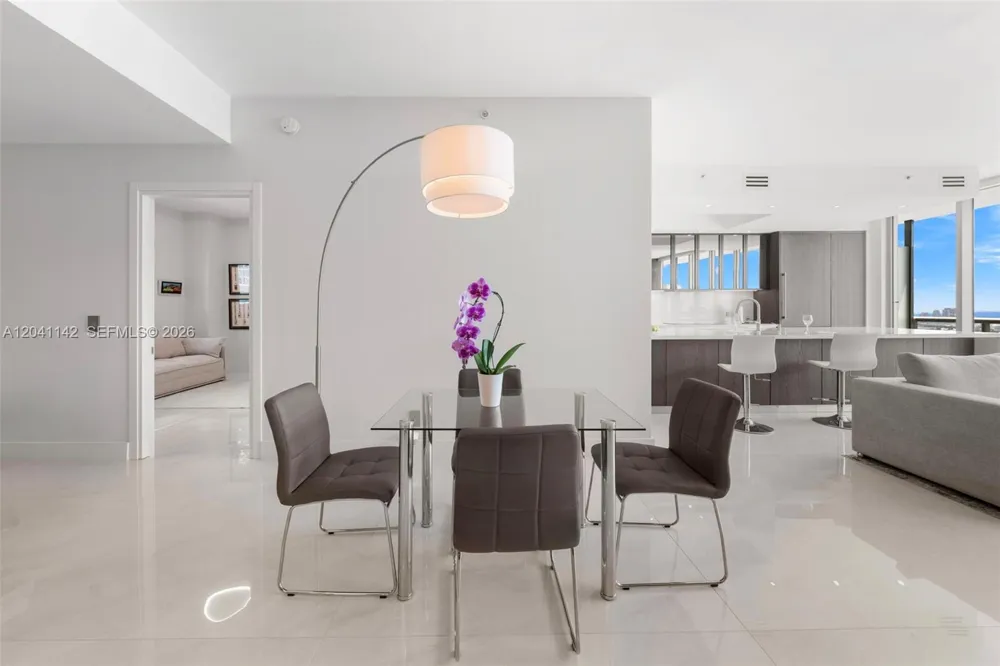 888 Biscayne Blvd #5404 Miami, FL 33132