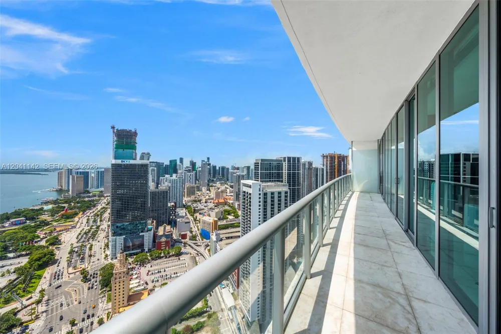 888 Biscayne Blvd #5404 Miami, FL 33132