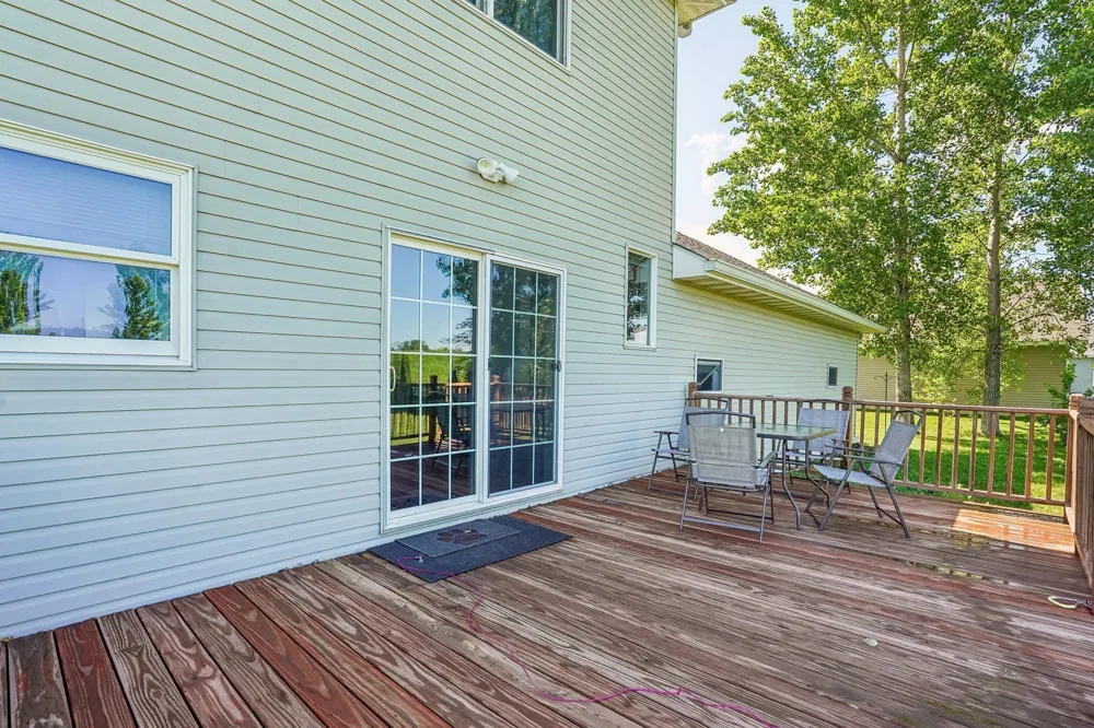 153 Summerfield Drive Waverly, MN 55390