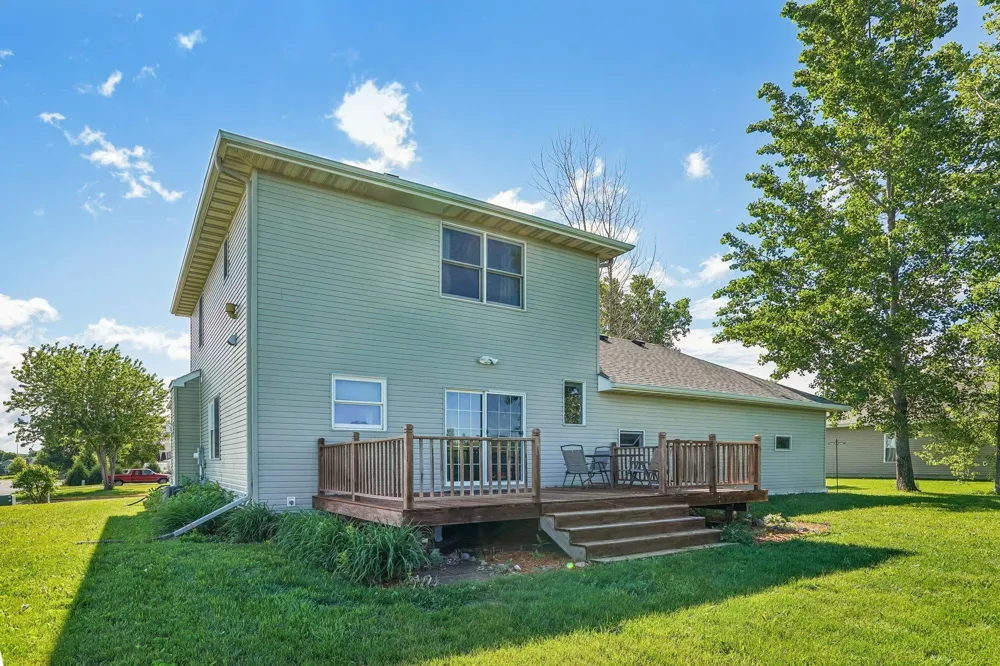 153 Summerfield Drive Waverly, MN 55390