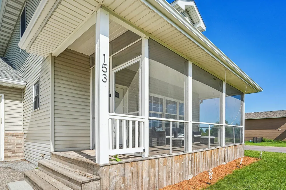153 Summerfield Drive Waverly, MN 55390
