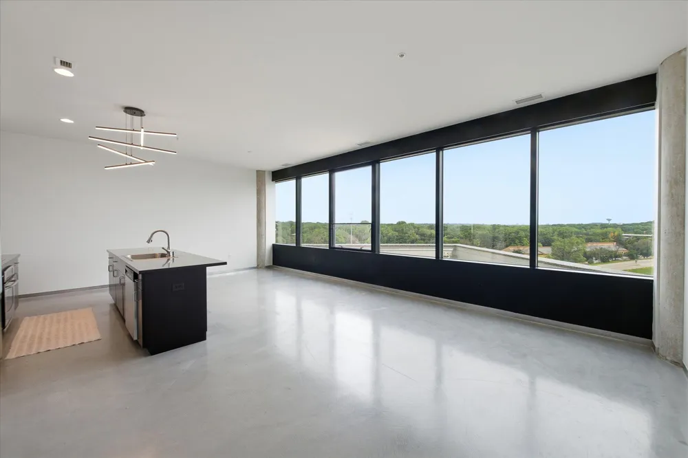5601 Smetana Drive #712 Hopkins, MN 55343