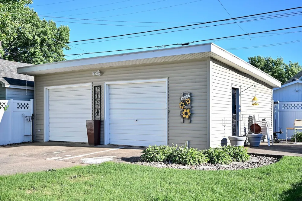 557 E 2nd Street Winona, MN 55987