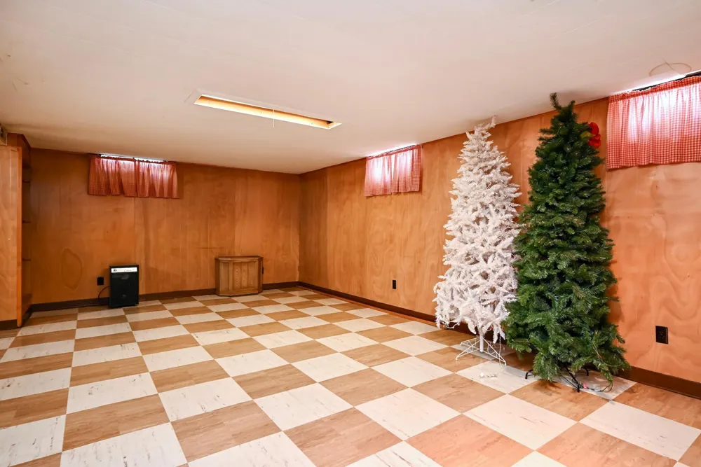 557 E 2nd Street Winona, MN 55987
