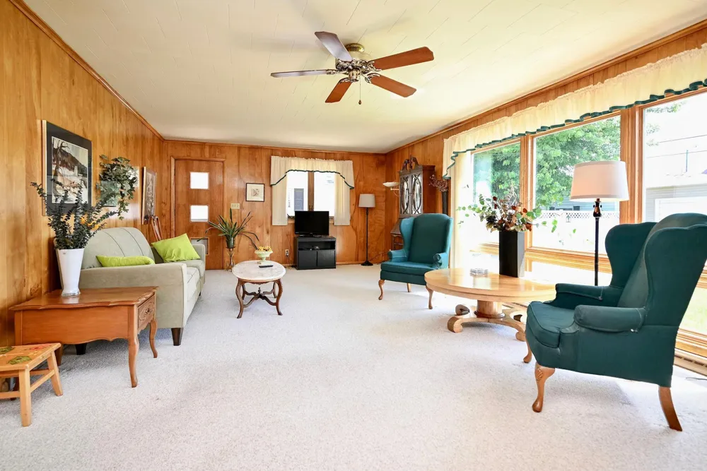 557 E 2nd Street Winona, MN 55987