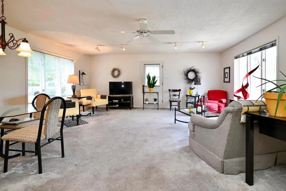 557 E 2nd Street Winona, MN 55987