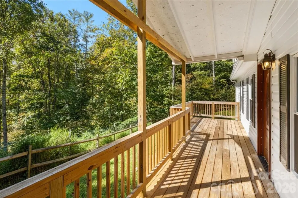 1050 Wyatt Town Road Burnsville, NC 28714