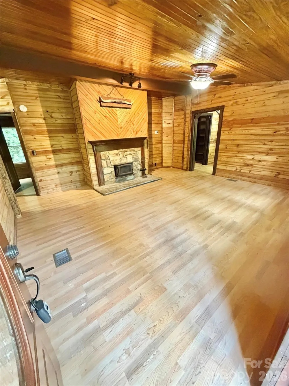 1050 Wyatt Town Road Burnsville, NC 28714