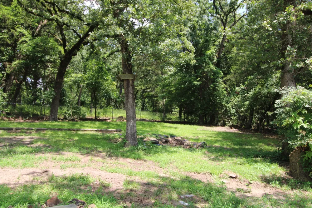 640 Callender Lake Drive Murchison, TX 75778