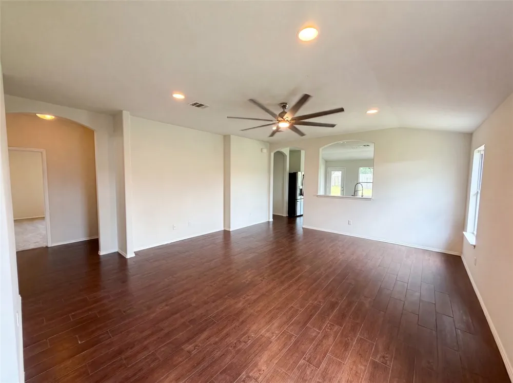 12816 Wooly Bucket Cove Elgin, TX 78621