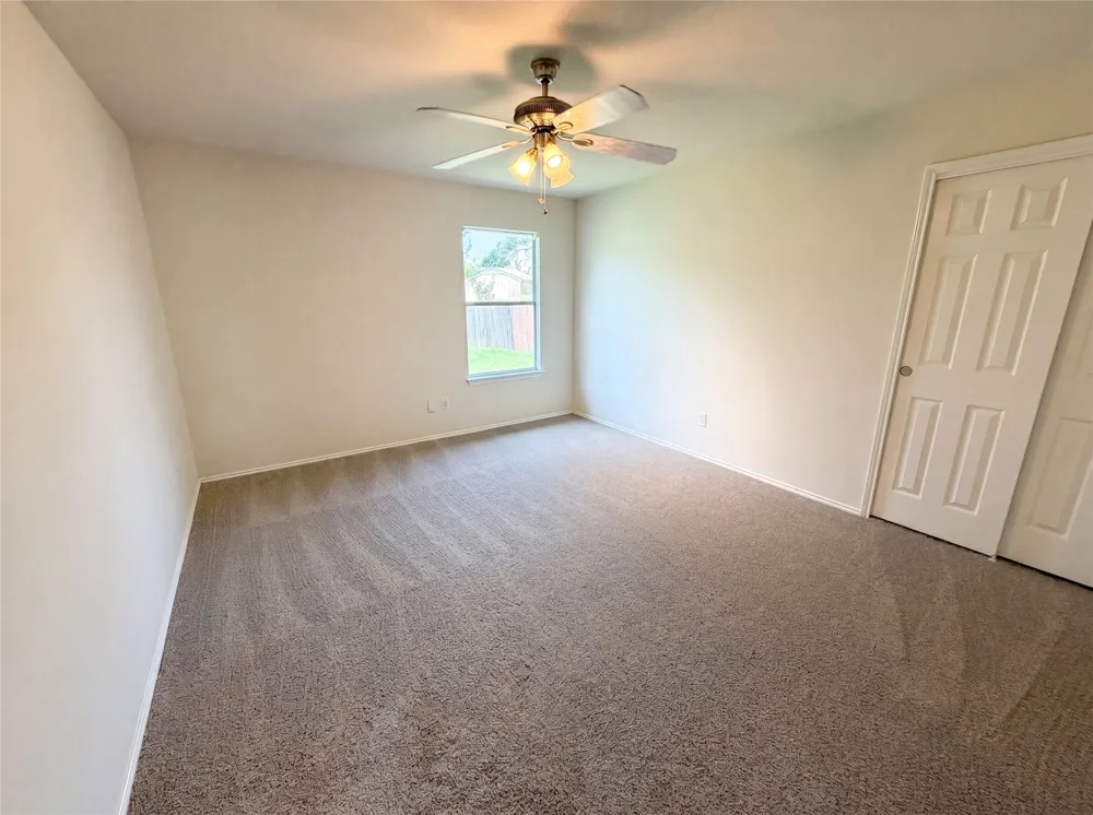 12816 Wooly Bucket Cove Elgin, TX 78621
