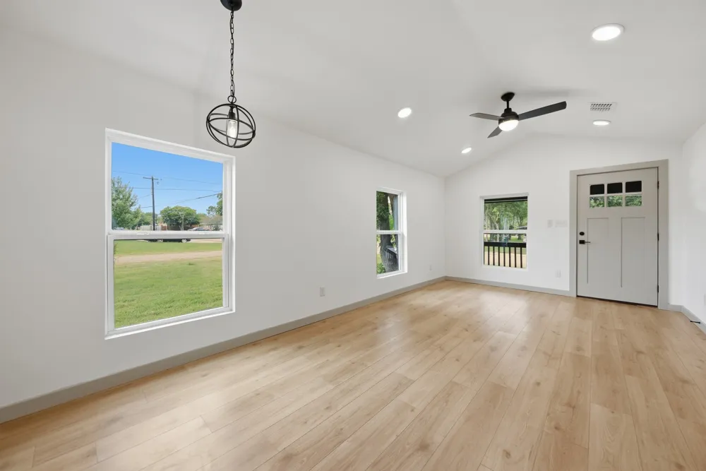 709 S Polk Street Giddings, TX 78942