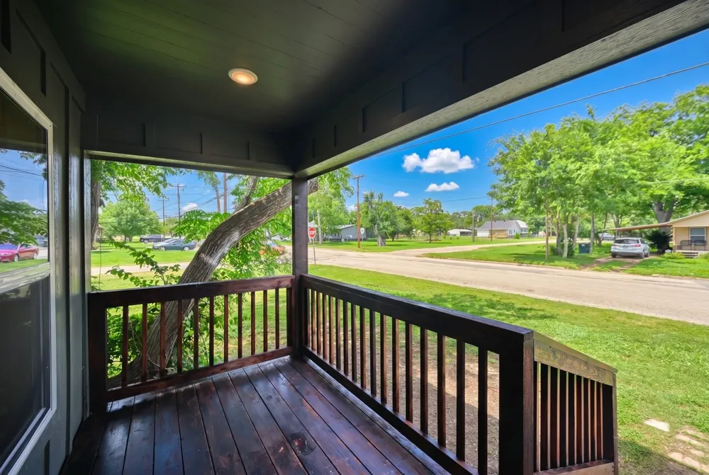 709 S Polk Street Giddings, TX 78942