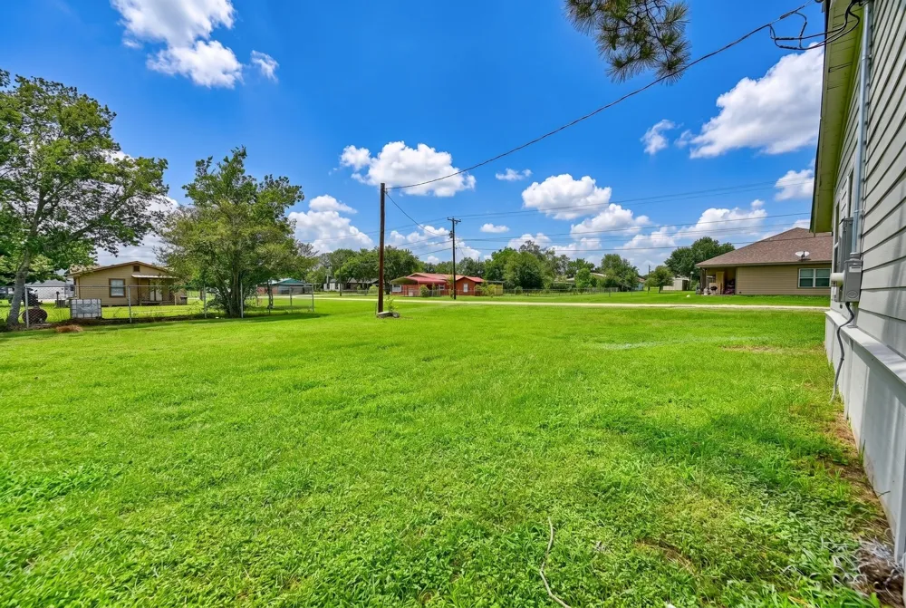 709 S Polk Street Giddings, TX 78942