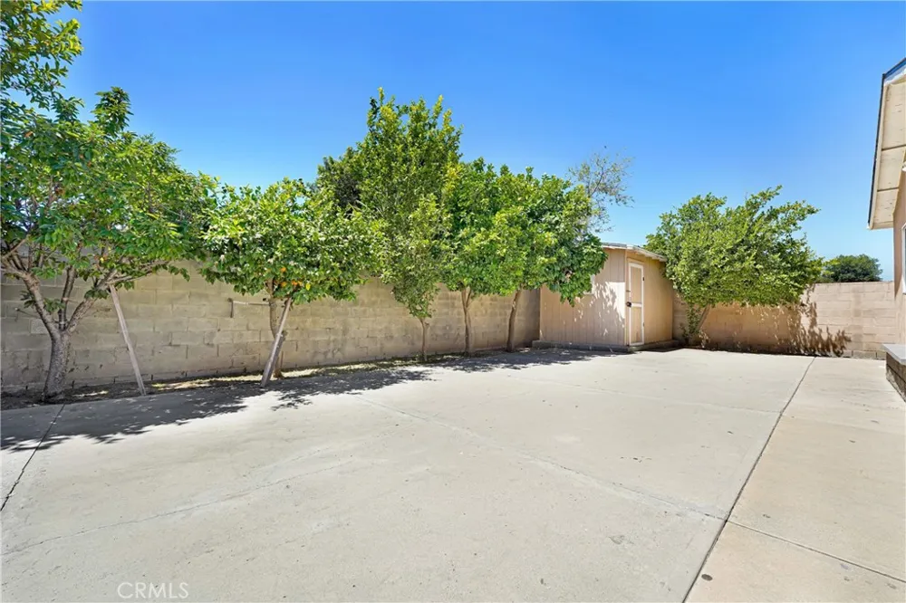 21006 Cohasset Street Canoga Park, CA 91303