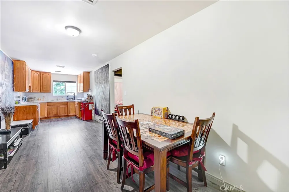 21006 Cohasset Street Canoga Park, CA 91303