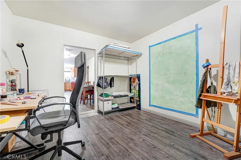 21006 Cohasset Street Canoga Park, CA 91303