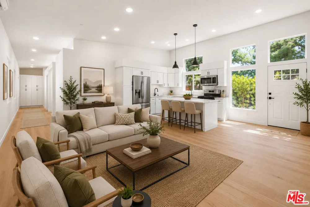 22320 Itasca Street Chatsworth, CA 91311