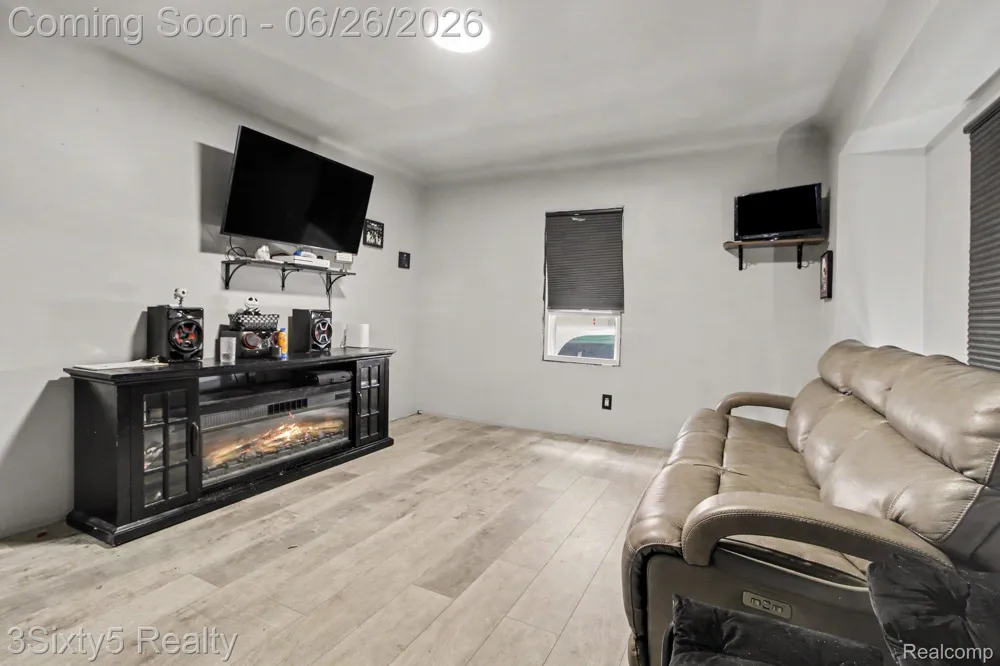 26296 Oakland Street Inkster City, MI 48141