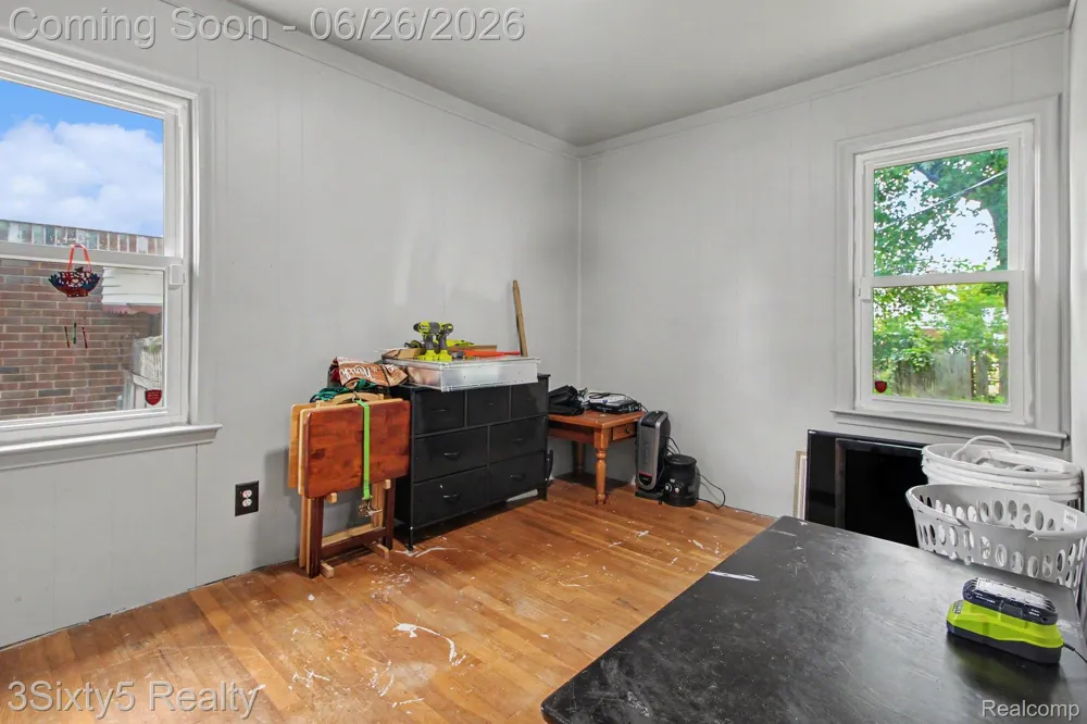 26296 Oakland Street Inkster City, MI 48141