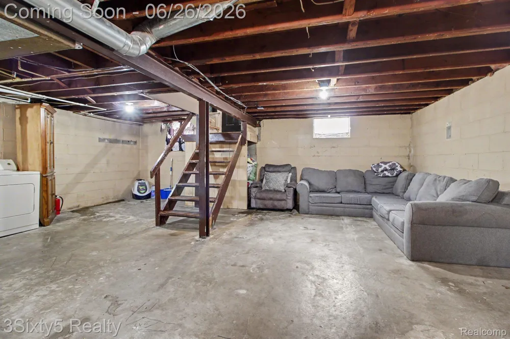 26296 Oakland Street Inkster City, MI 48141
