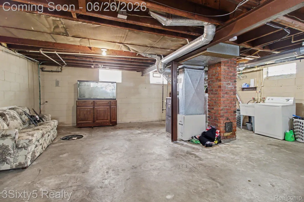 26296 Oakland Street Inkster City, MI 48141