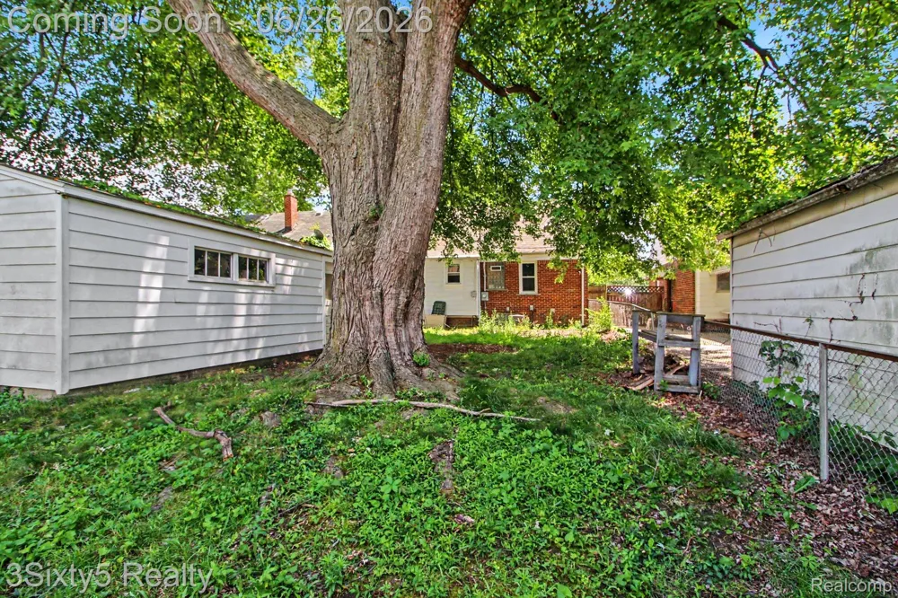 26296 Oakland Street Inkster City, MI 48141