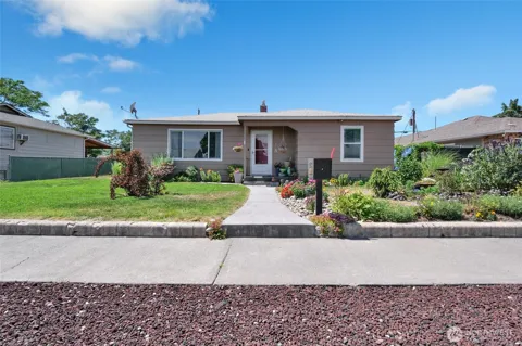 1118 W Cascade Avenue