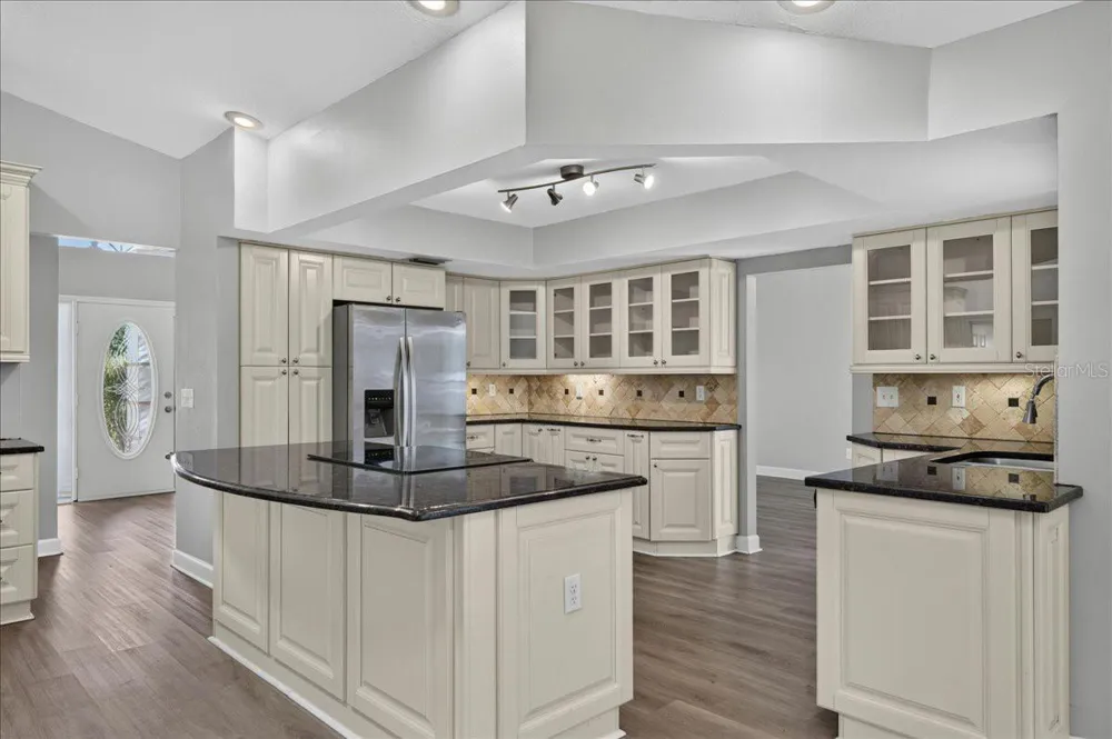 854 CHRISTINA CIRCLE Oldsmar, FL 34677