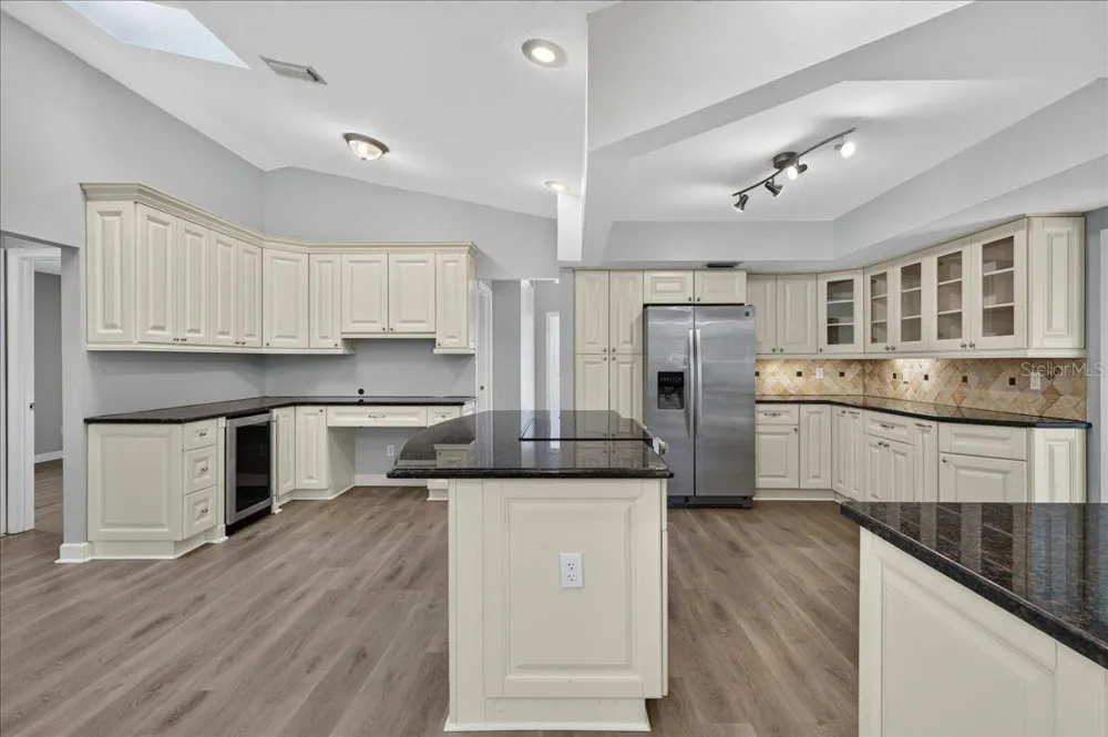 854 CHRISTINA CIRCLE Oldsmar, FL 34677