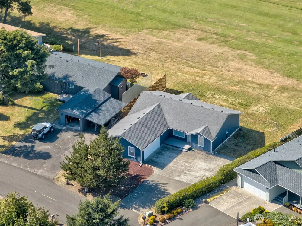 1405 314th Place Ocean Park, WA 98640