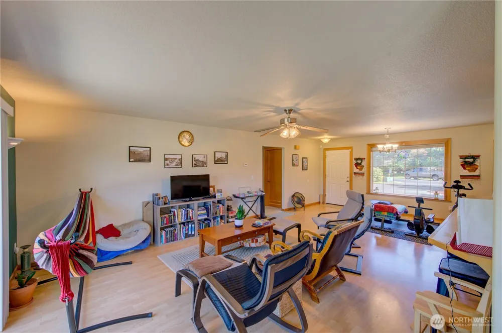 1405 314th Place Ocean Park, WA 98640