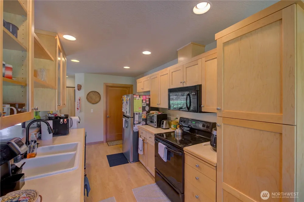 1405 314th Place Ocean Park, WA 98640