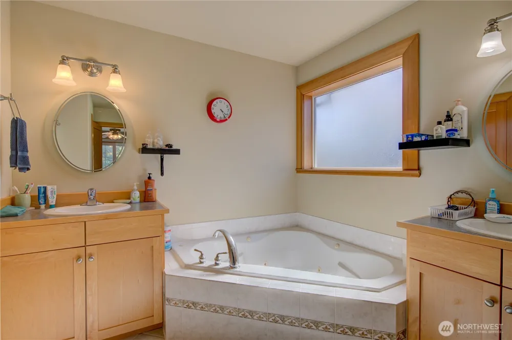 1405 314th Place Ocean Park, WA 98640
