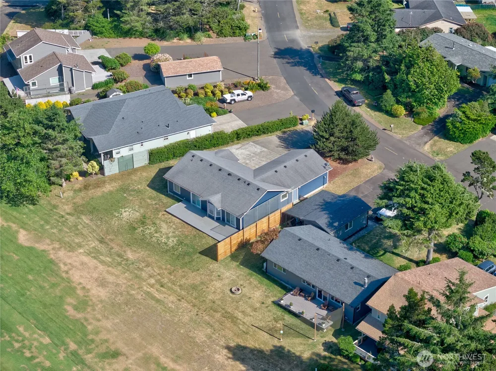 1405 314th Place Ocean Park, WA 98640