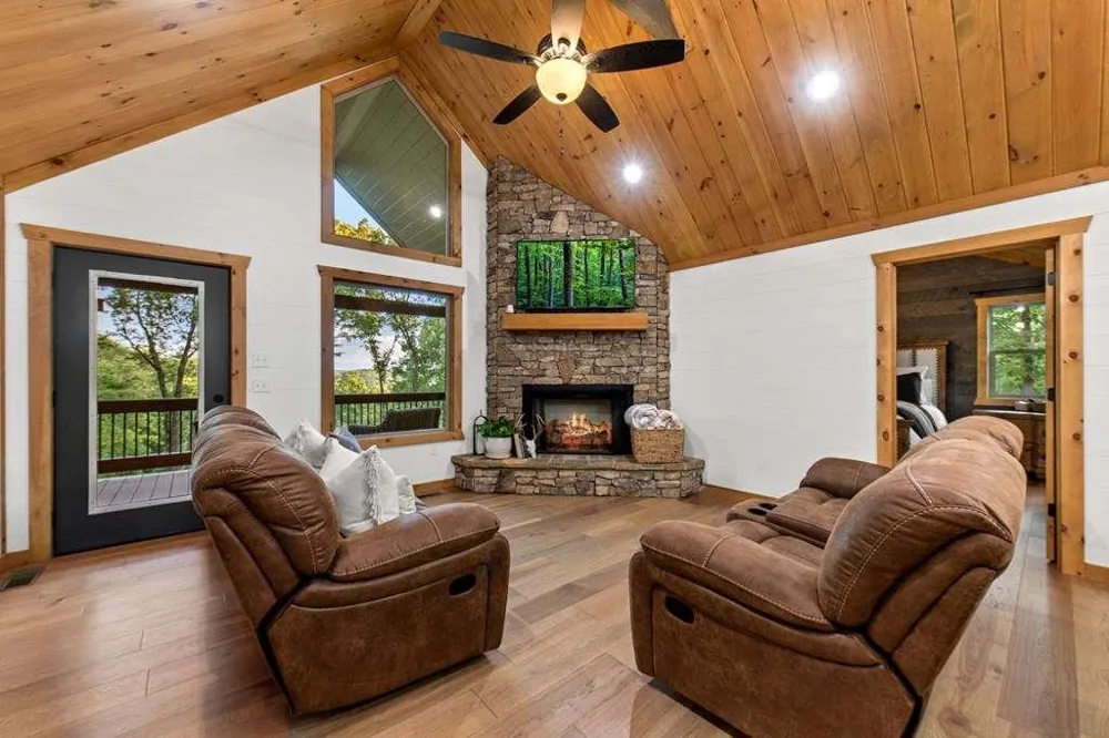 241 Wolf Creek Mountain Road Mineral Bluff, GA 30559
