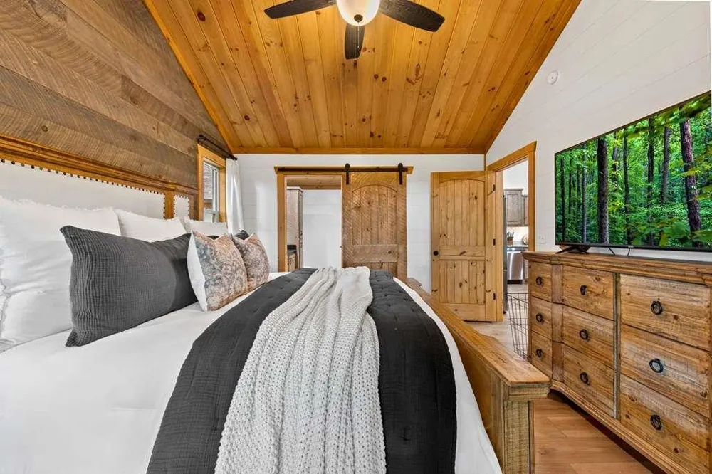 241 Wolf Creek Mountain Road Mineral Bluff, GA 30559