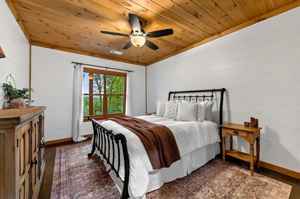 241 Wolf Creek Mountain Road Mineral Bluff, GA 30559