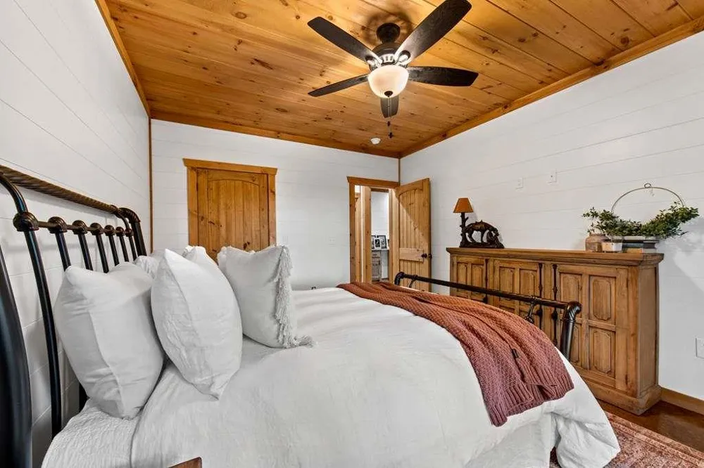 241 Wolf Creek Mountain Road Mineral Bluff, GA 30559