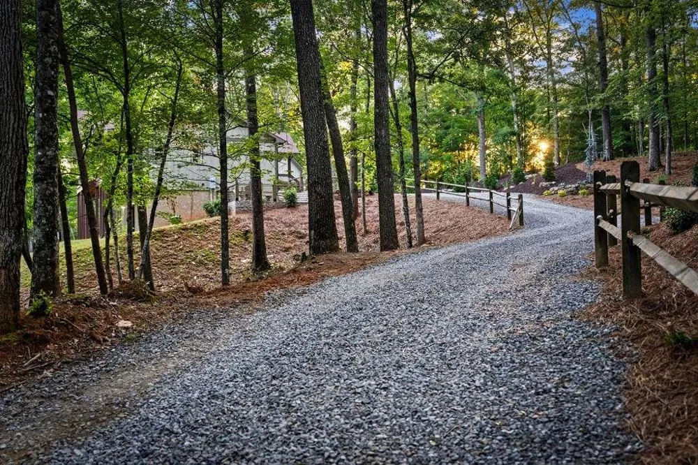 241 Wolf Creek Mountain Road Mineral Bluff, GA 30559