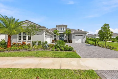 14831 Wildwood Circle