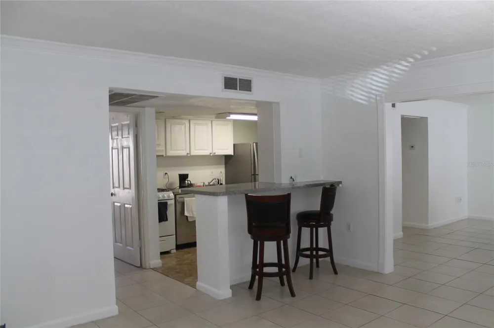 151 OYSTER BAY CIRCLE #200 Altamonte Springs, FL 32701