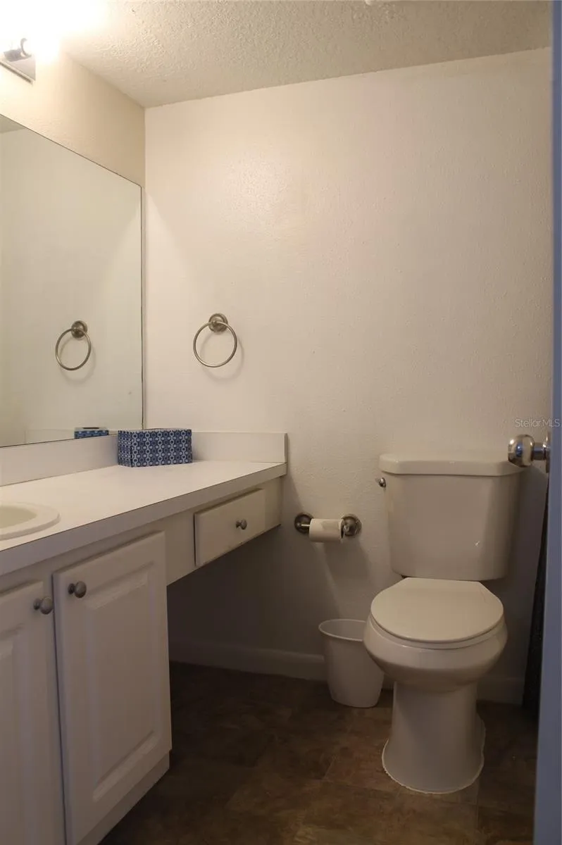151 OYSTER BAY CIRCLE #200 Altamonte Springs, FL 32701